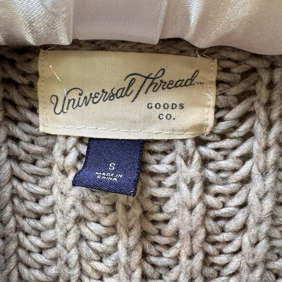 Universal Thread Women Knit Sweater Small Grey Beige Cable Knit Fringe High Neck - Picture 7 of 9